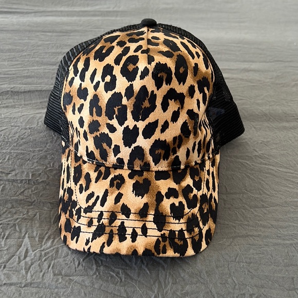 Accessories - Leopard Print Trucker Hat